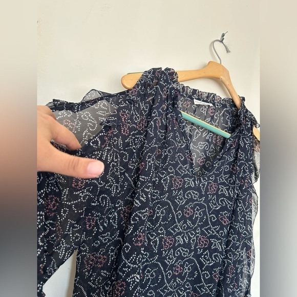 ULLA JOHNSON 100% Silk Long keyhole Sleeve V-Neck Top Blouse lightweight Size 4 - Picture 5 of 10